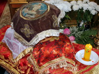 Святой Пасхальный хлеб перед Царскими Вратами
