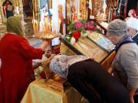 В храм Всех Святых прибыл ковчег с частицей мощей преподобного Севастиана Карагандинского