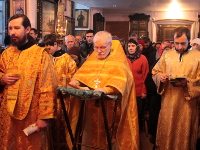 Воскресная Божественная Литургия в праздник святителя Спиридона Тримифутского