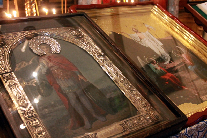 8 ноября церковь отмечает праздник святого великомученика Димитрия Солунского мироточивого чудотворца