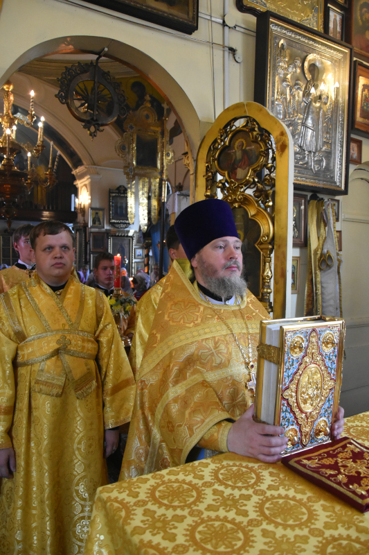 Архиерейская Литургия в день Престольного праздника храма Всех Святых Петропавловска 