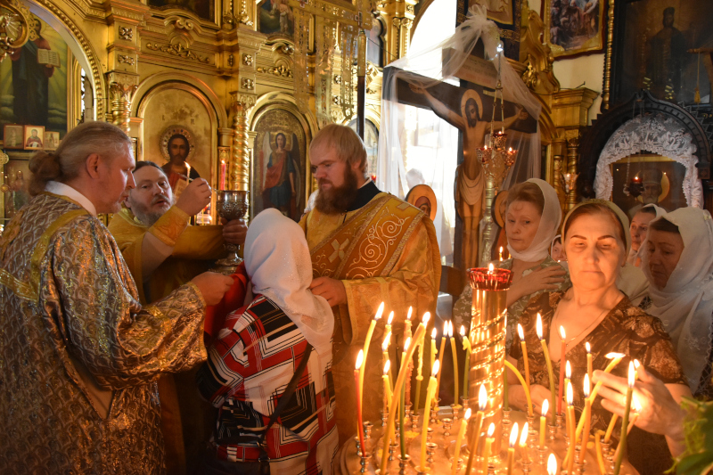 Архиерейская Литургия в день Престольного праздника храма Всех Святых Петропавловска 