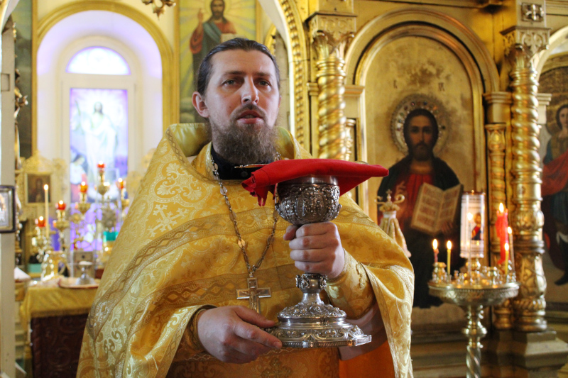 Божественная Литургия в день праздника всех святых, в земле русской просиявших