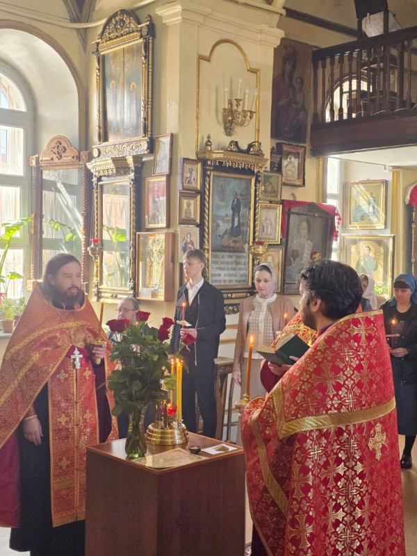 Отпевание в храме Всех Святых Любовь Ивановны Батуевой