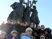 Памятник великим Абаю и Пушкину